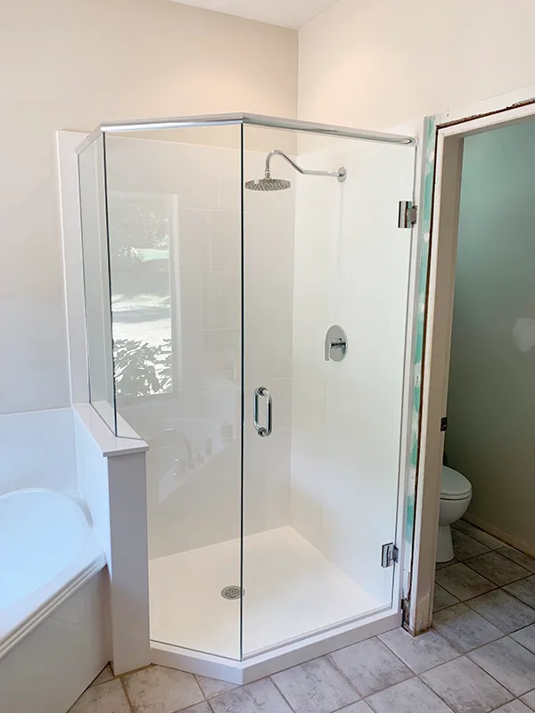 Neo angle with wall hung door and panel on pony wall